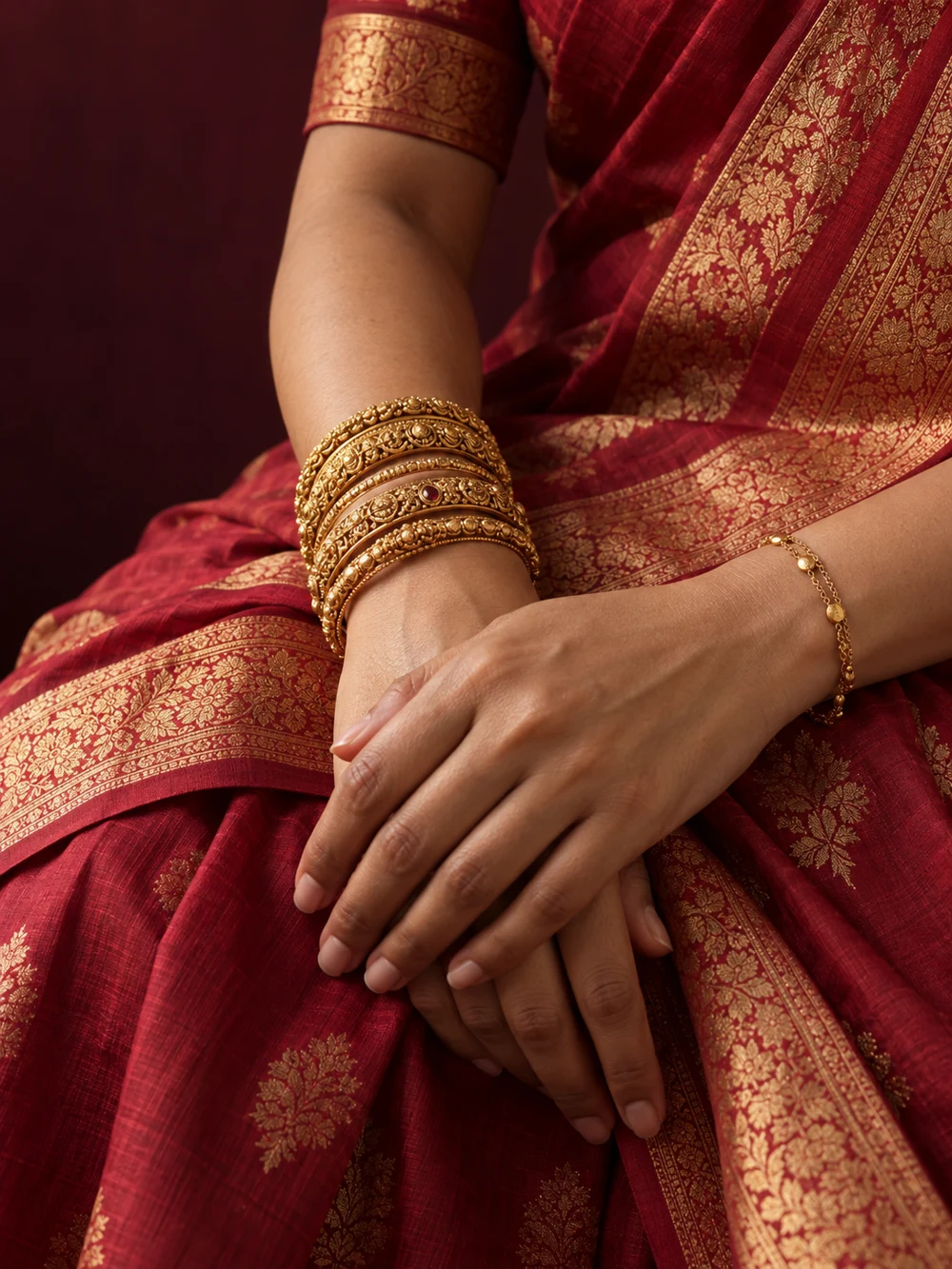 Contemporary gold jewellery styling — Shreeji Jewellery Contemporary gold jewellery styling — Shreeji Jewellery